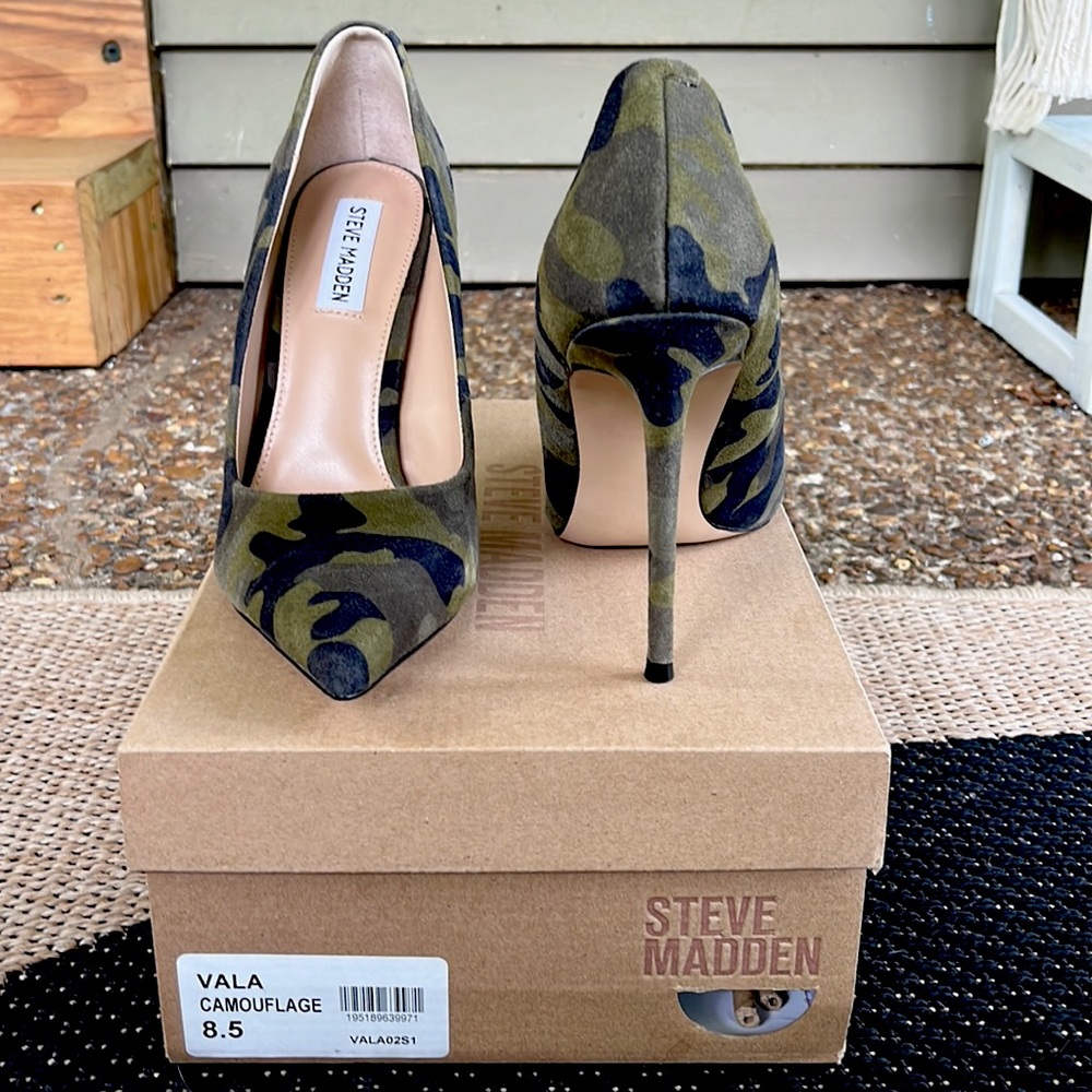 Steve Madden, Vala Pumps, color- Camo, size- 8.5